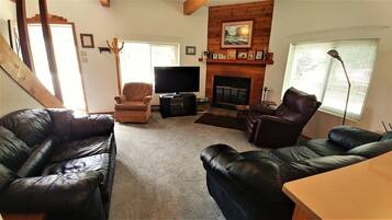 TV, fireplace, DVD player