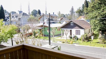 Apartamento superluxo, 1 cama Queen e sofá-cama, para não fumantes, vista para o jardim | Vista do quarto