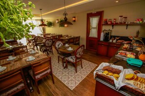 Desayuno buffet incluido todos los días