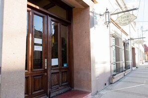 Fachada de la propiedad