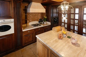 雪櫃、微波爐、焗爐、爐具