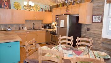 Fridge, microwave, dishwasher, coffee/tea maker
