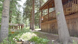 Property grounds - Copper_creek_chalet (Red River)