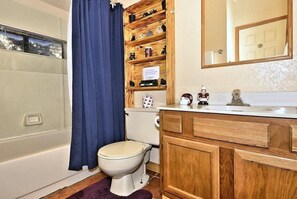 Bathroom - Copper_creek_chalet (Red River)