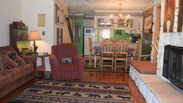 Flat-screen TV, fireplace, DVD player