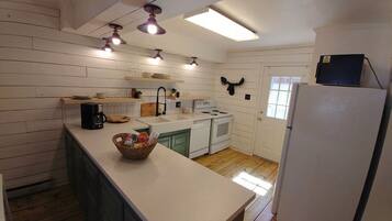 House | Private kitchen | Fridge, microwave, dishwasher, coffee/tea maker