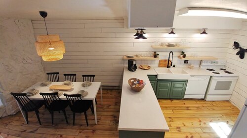 Claim_jumper_townhouse_15