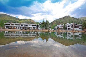House | Lake