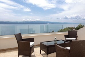 Panoraamahuvila, 3 makuuhuonetta, yksityinen uima-allas, merinäköala | 3 makuuhuonetta, egyptinpuuvillaiset lakanat, ylelliset vuodevaatteet