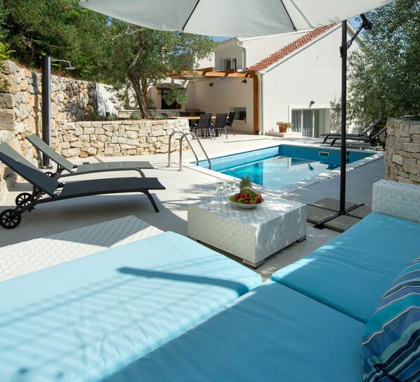 Villa Panoramique, 3 chambres, piscine privée, vue mer | Terrasse/Patio