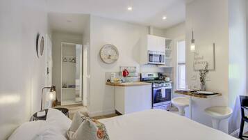 1 bedroom, desk, iron/ironing board, free WiFi
