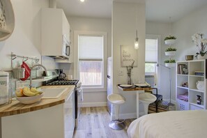 1 chambre, bureau, fer et planche à repasser, Wi-Fi gratuit