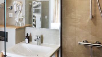 Classic Double or Twin Room, Non Smoking, Ocean View | Bathroom | Shower, free toiletries, hair dryer, towels