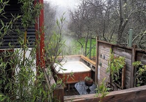 Texada 1 Bedroom | Terrace/patio - Sutton Spring Art Retreats (Daylesford)