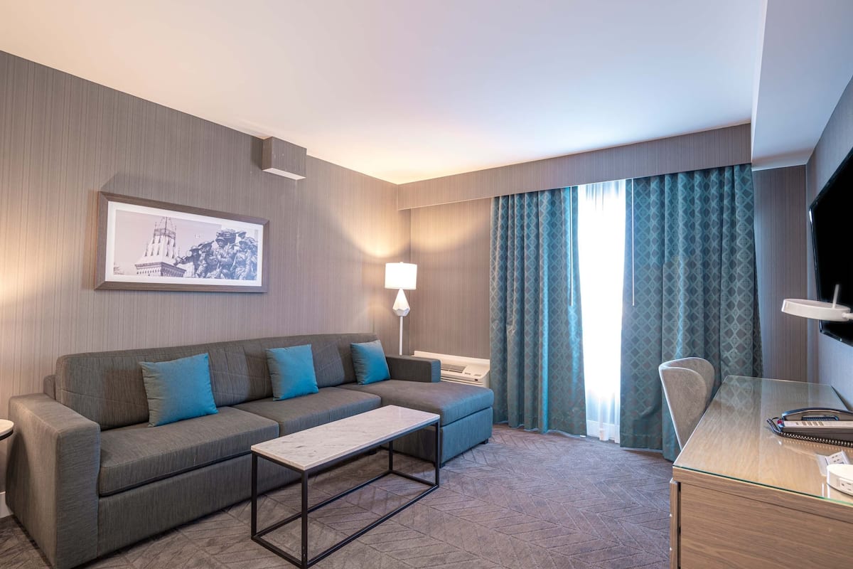 Grand Suite, 1 King Bed with Sofa bed, Kitchenette