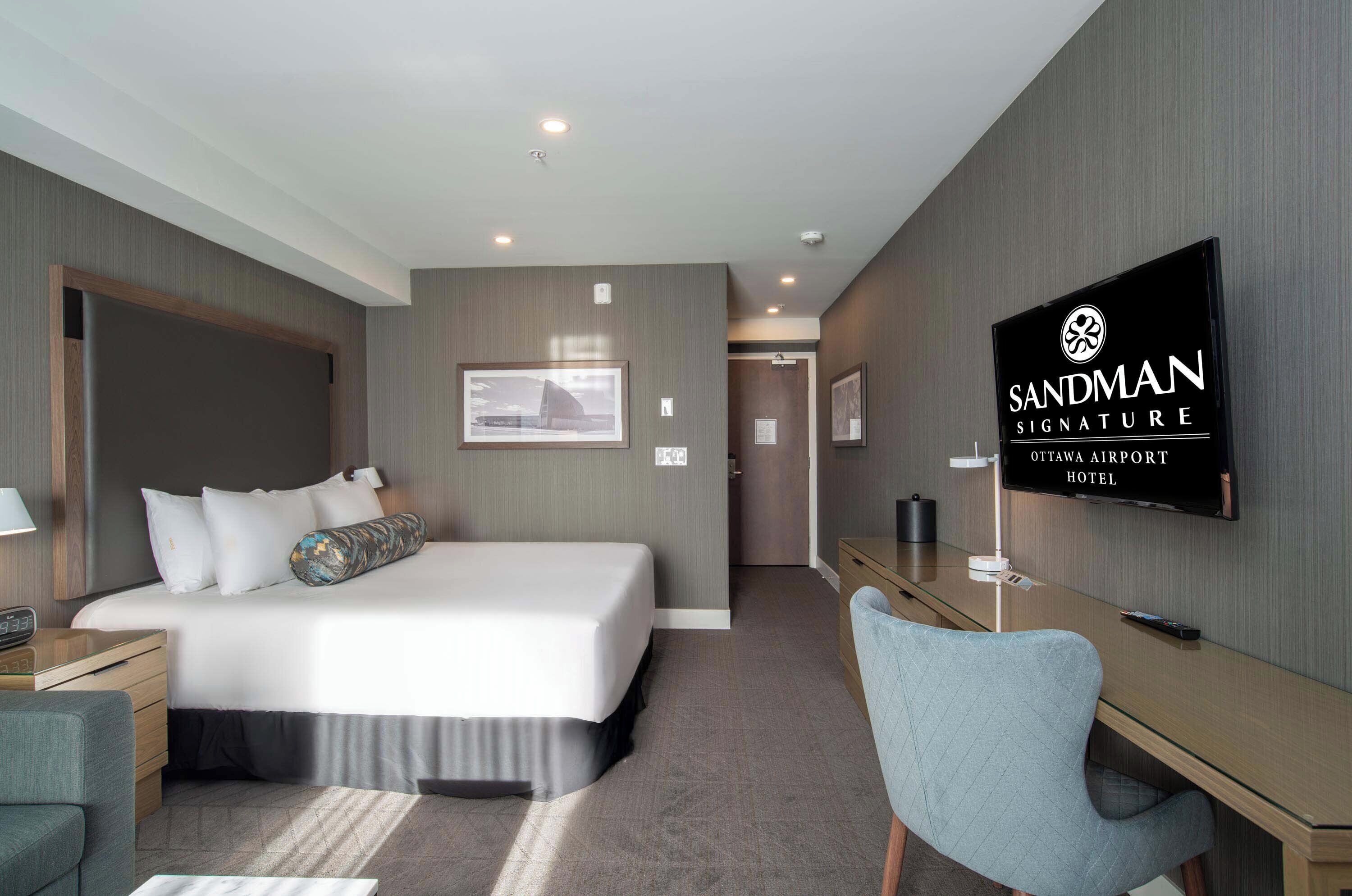 Standard Room, 1 King Bed with Sofa bed | Premium bedding, pillowtop beds, minibar, in-room safe