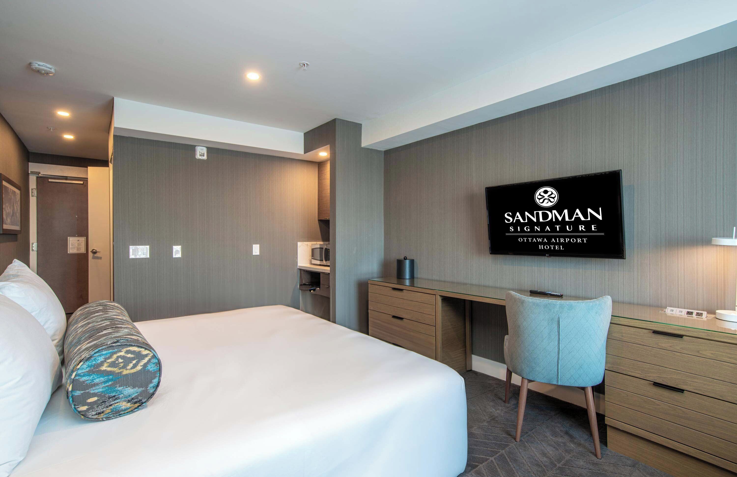 Standard Room, 1 King Bed, Accessible