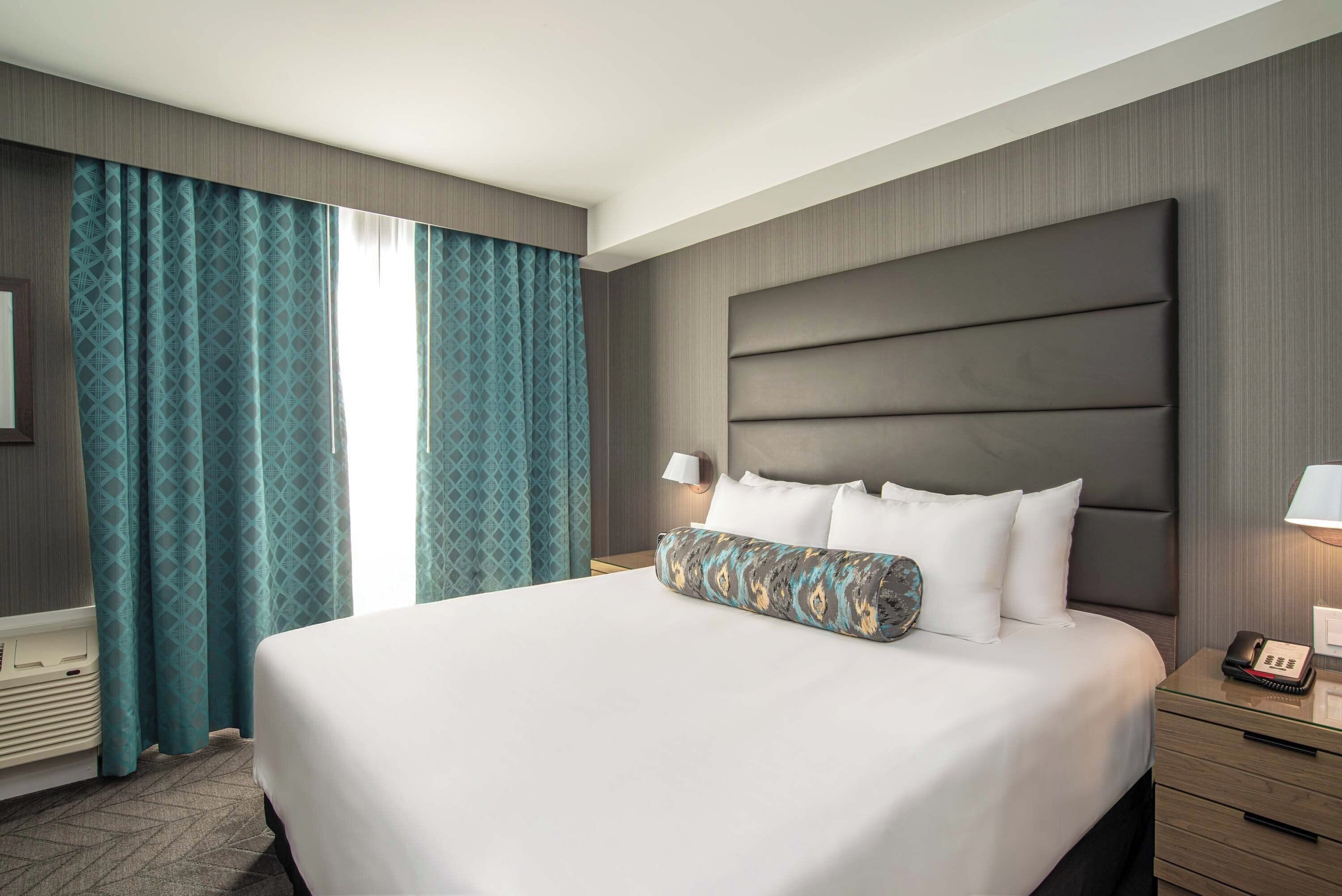 Standard Suite, 1 King Bed with Sofa bed, Kitchenette | Premium bedding, pillowtop beds, minibar, in-room safe