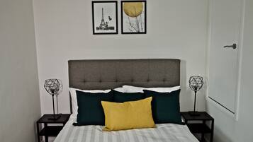 Apartment, 2 Bedrooms | 3 bedrooms, blackout curtains, soundproofing, iron/ironing board