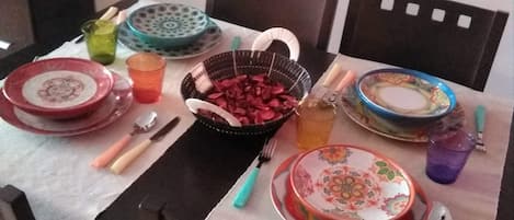 Apartment, 2 Bedrooms | In-room dining