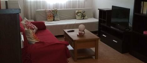 LĂ€genhet - 2 sovrum | Vardagsrum | Platt-tv