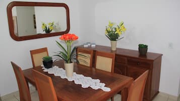 Makan dalam bilik