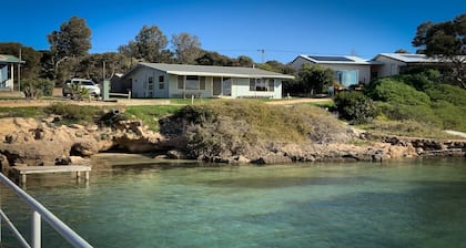 Pearly Shells ist eine original Coffin Bay Hütte in perfekter Lage.