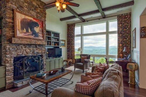 Three Private Balconies. One Panoramic Mountain View. Floor-to-Ceiling Windows | VZ Top 303