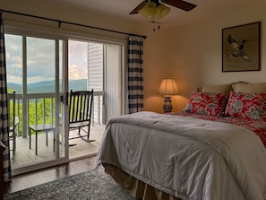 2 bedrooms, desk, iron/ironing board, free WiFi - Three Private Balconies. One Panoramic Mountain View. Floor-to-Ceiling Windows | VZ Top 303 (Highlands)