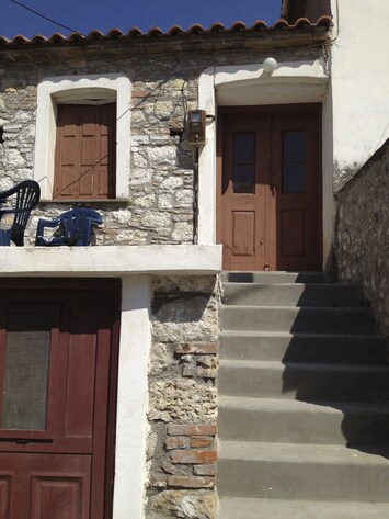 Image of 2 floor apartment in picturesque village of Samos, great view.