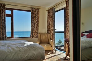 3 bedrooms, iron/ironing board, free WiFi, bed sheets - The Cottage - Sea Views, Direct Access to Beach (Wisemans Bridge)