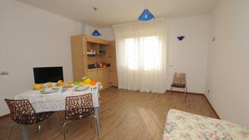 1 bedroom, in-room safe, iron/ironing board, WiFi