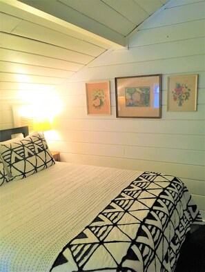 Iron/ironing board, free WiFi, bed sheets - Fanny's (Calistoga)