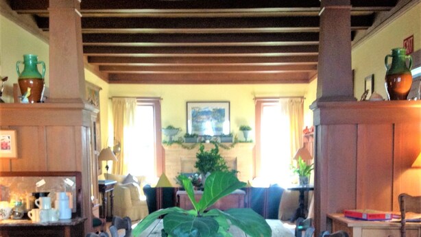 Living area - Fanny's (Calistoga)