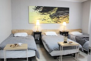 Hus, 2 soverom | 2 soverom, barnesenger (inkludert) og wi-fi (inkludert)