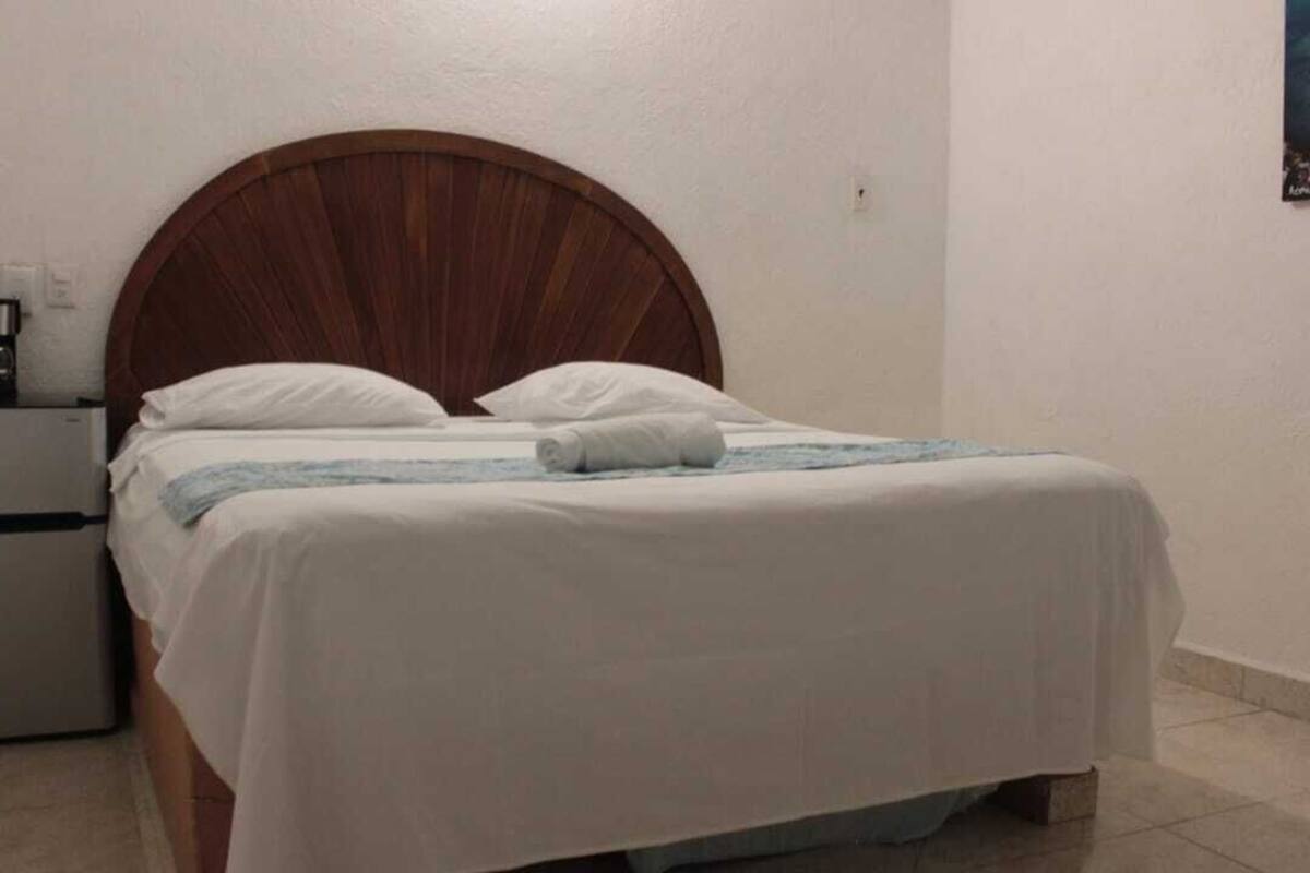 Phòng đôi Deluxe, phòng tập thể nam và nữ, phòng tắm riêng | Bàn, màn/rèm cản sáng, bàn ủi/dụng cụ ủi quần áo 