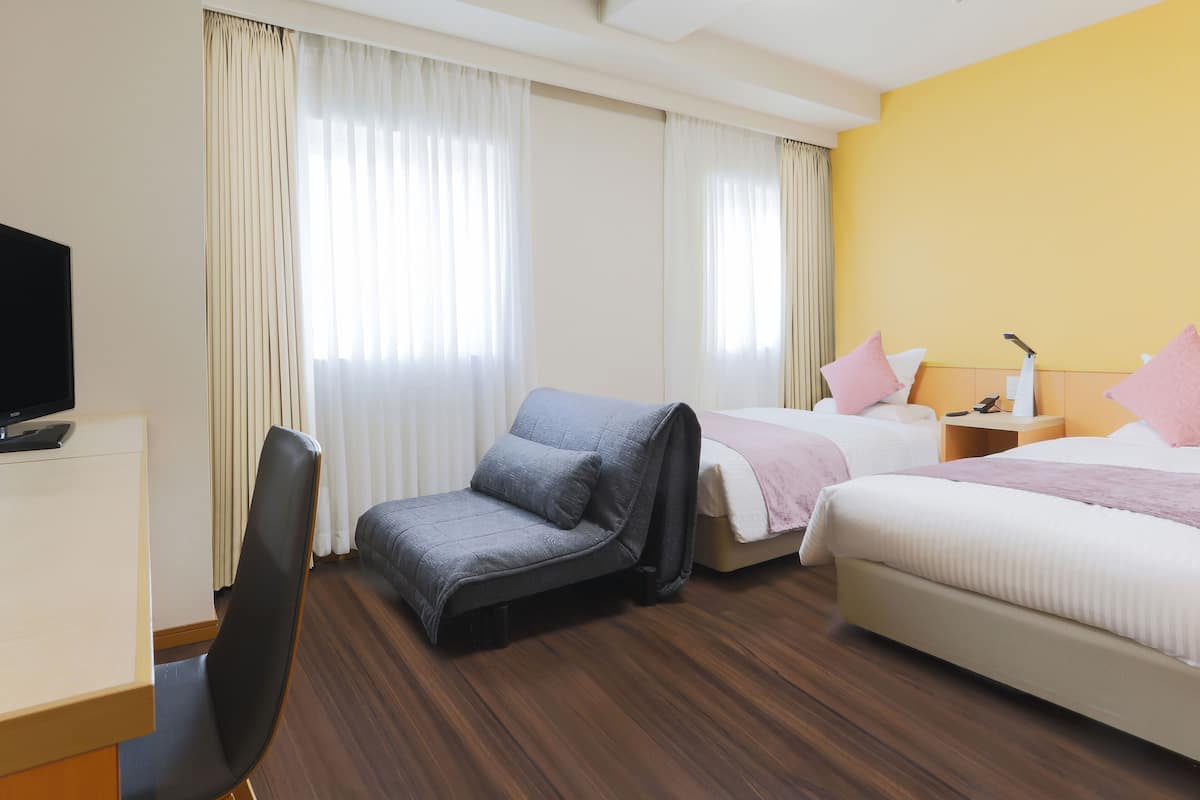 Standard Twin High Floor, Non Smoking | Premium bedding, in-room safe, desk, free WiFi