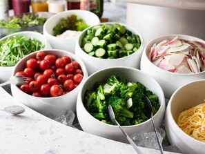 Frokostbuffé hver dag (mot et tillegg)