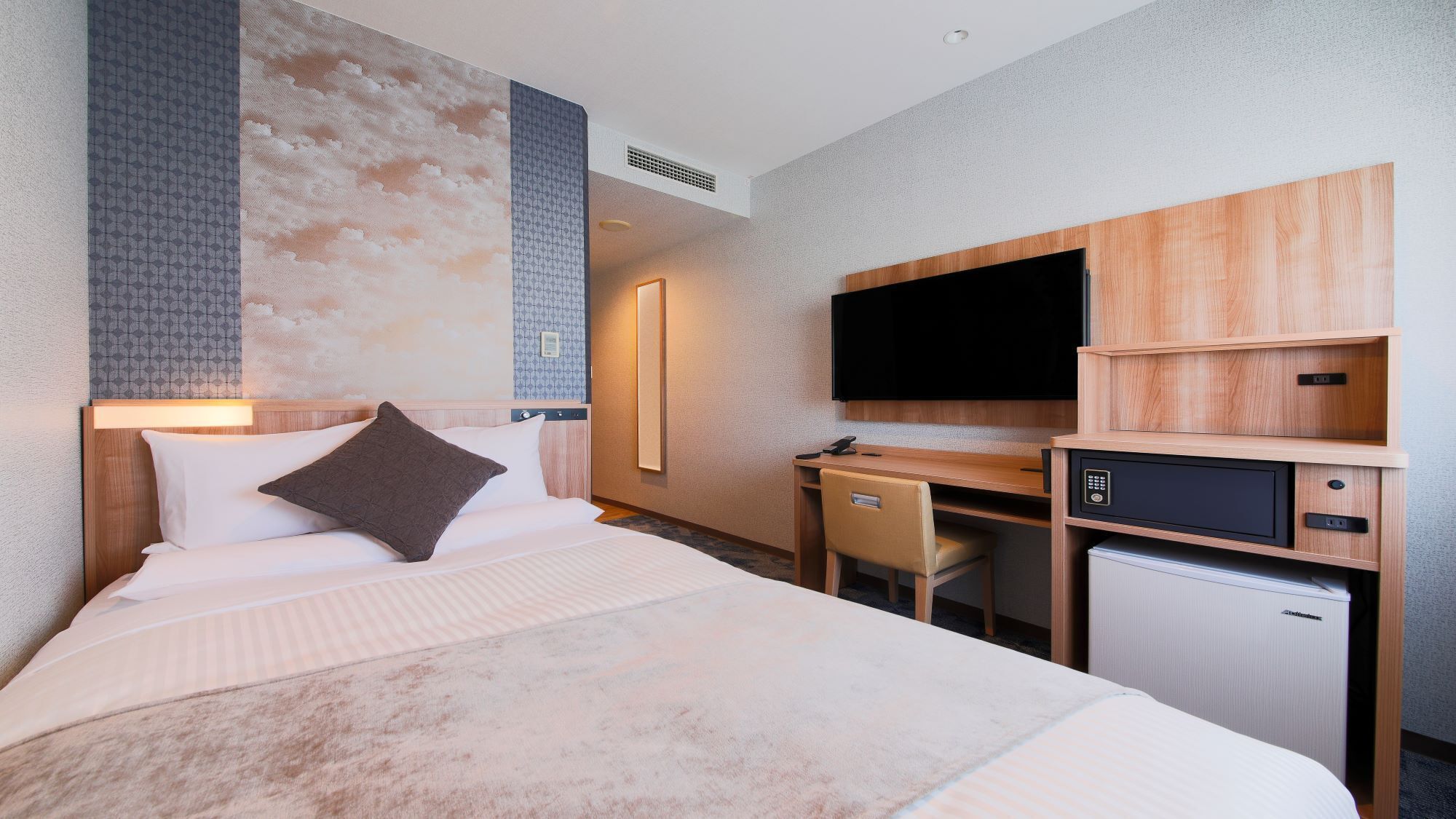 Coffres-forts dans les chambres, bureau, Wi-Fi gratuit, draps fournis