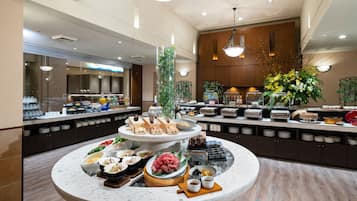 Petit déjeuner buffet (2090 JPY par personne)