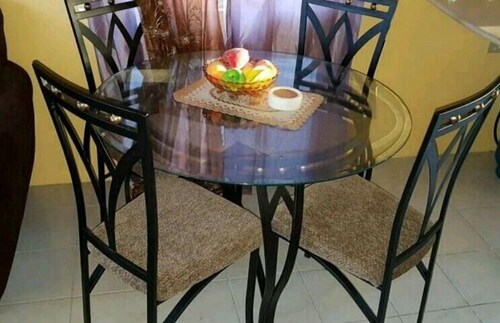 Cozy Getaway In New Harbor village