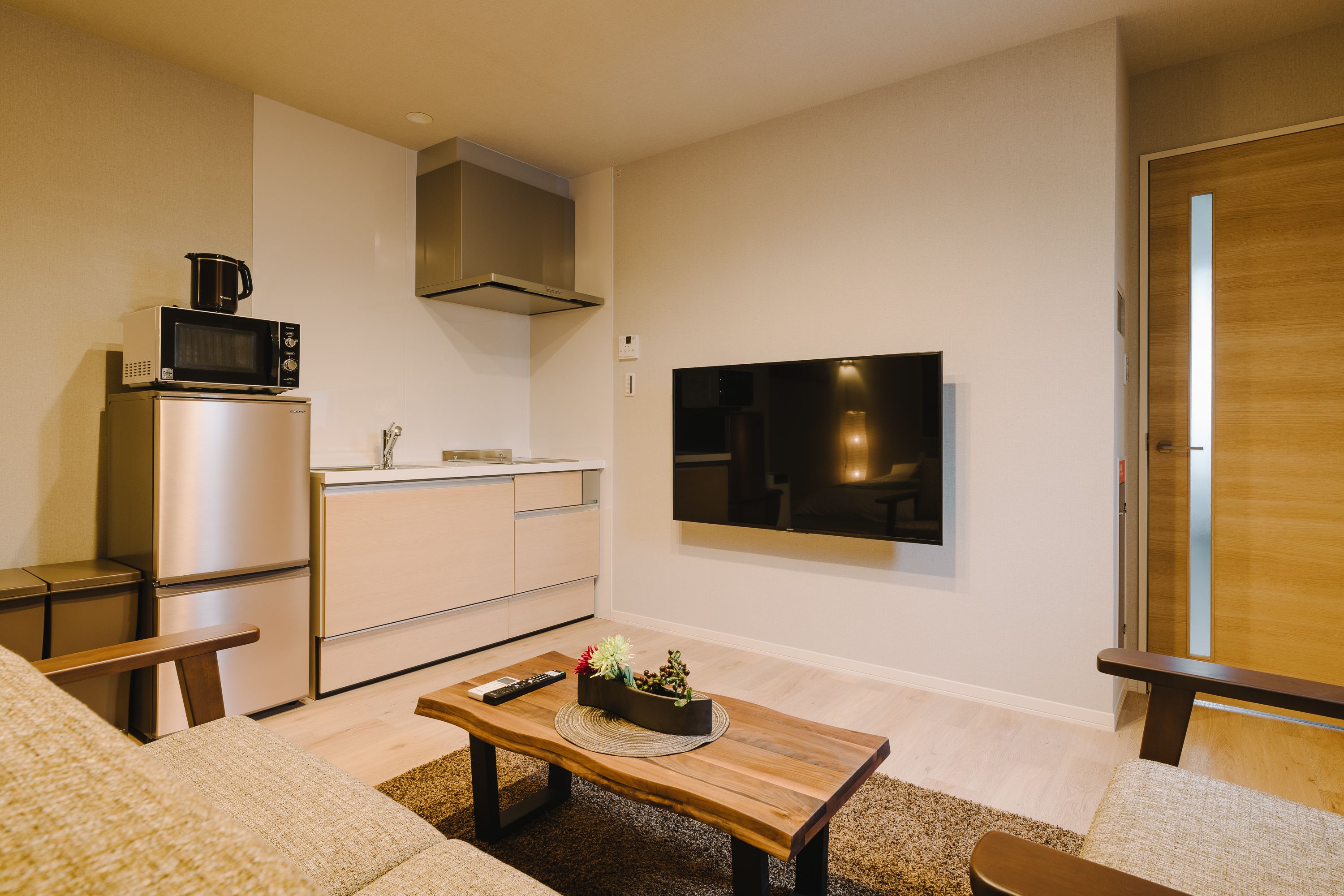 Superior Room B, Non Smoking | Living area | Flat-screen TV