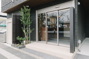 Entrée de l’hébergement