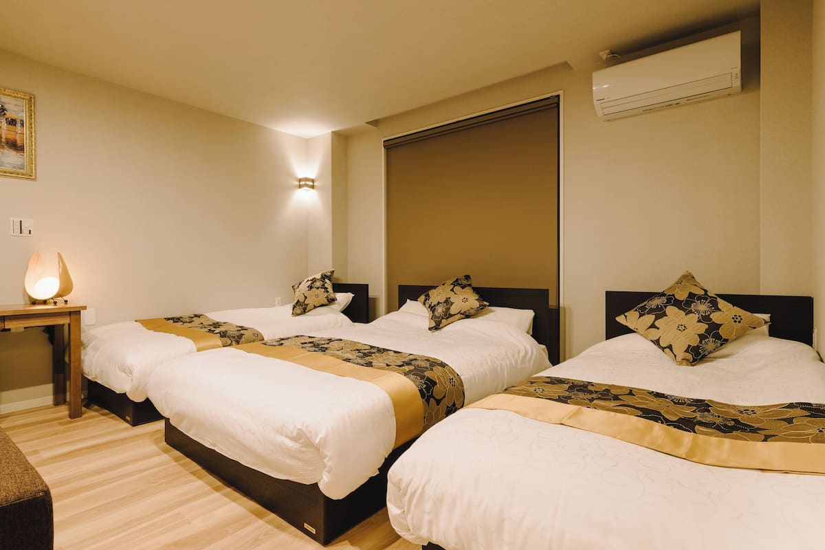 Desk, free WiFi, bed sheets