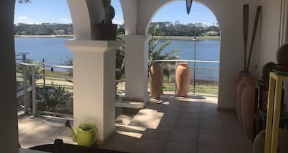 EXCEPTIONAL VILLA FOR 14 PEOPLE WITH HEATED POOL AND SPA FACING THE LAKE