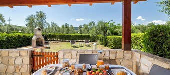 2-roomed apartment  on the ground floor with private Garden 3 persons