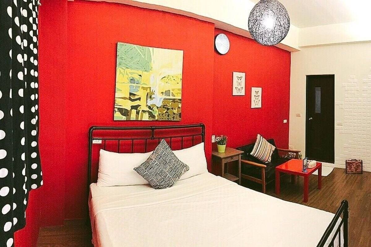 Desk, blackout curtains, rollaway beds, free WiFi