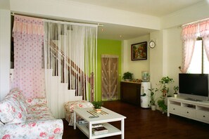 Standard Double Room, Shared Bathroom | WiFi, bed sheets - 19 wuo wuo hotel (Hualien City)