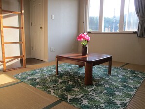 Japanese Style Room for 2 with Two Meals (Extra Room Provided for 3-4 Guests) | Free WiFi - Bikkuri Rietan (Kijimadaira)
