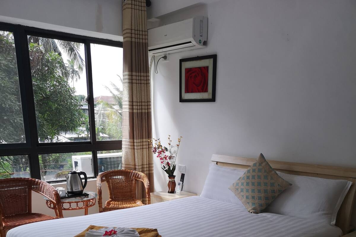 Deluxe Room, 1 Queen Bed, Non Smoking | WiFi (free)